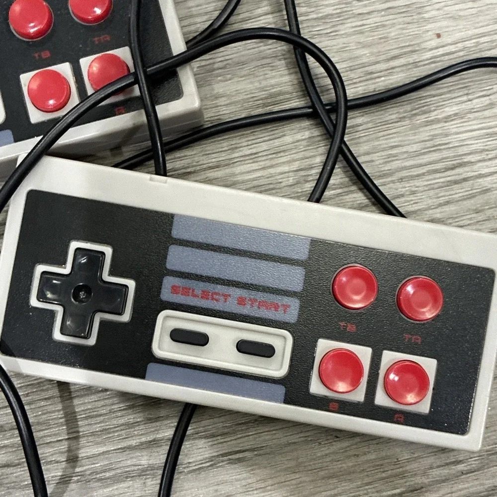 Mini Retro TV Game Console Classic Games Built-in W/ 2 Controller Kid Gift